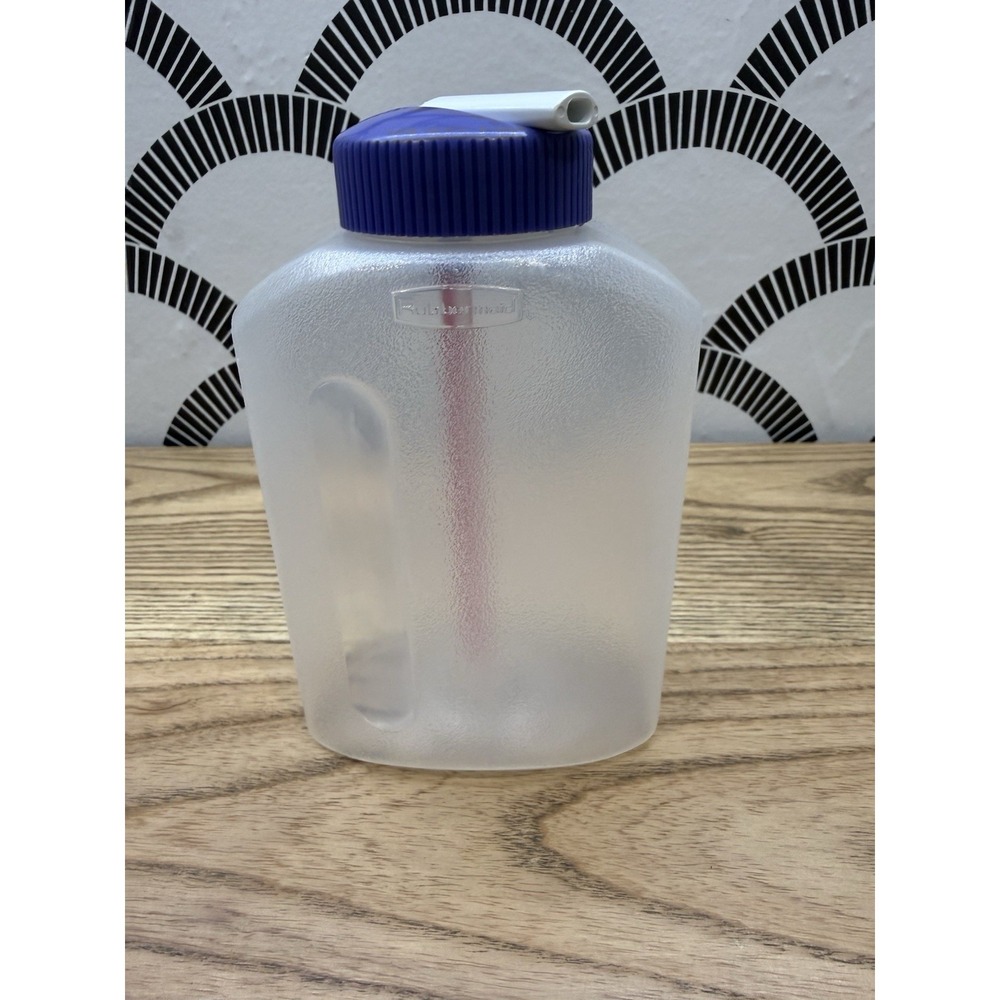Rubbermaid Juice Box Reuseable 16 oz Drink Bottle Sip Lid W/ Straw Blue